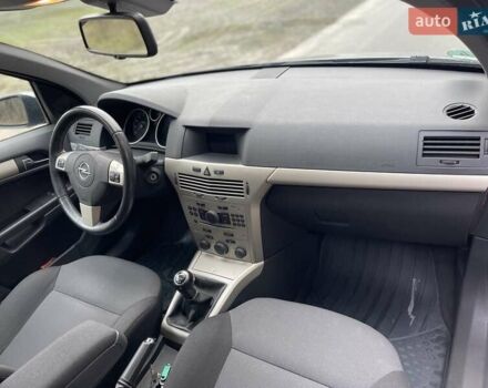 Серый Опель Астра, объемом двигателя 1.4 л и пробегом 193 тыс. км за 4900 $, фото 13 на Automoto.ua