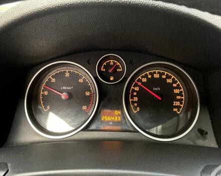 Серый Опель Астра, объемом двигателя 1.91 л и пробегом 257 тыс. км за 4800 $, фото 8 на Automoto.ua