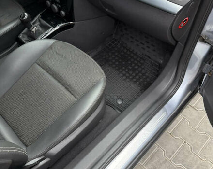 Серый Опель Астра, объемом двигателя 1.6 л и пробегом 289 тыс. км за 4200 $, фото 35 на Automoto.ua