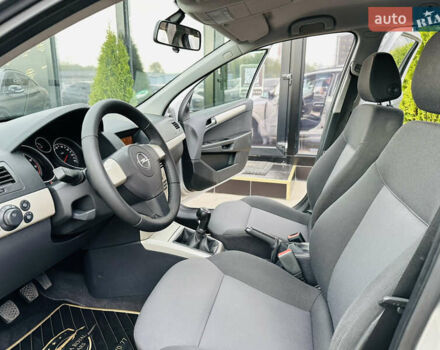 Серый Опель Астра, объемом двигателя 1.6 л и пробегом 154 тыс. км за 7200 $, фото 13 на Automoto.ua