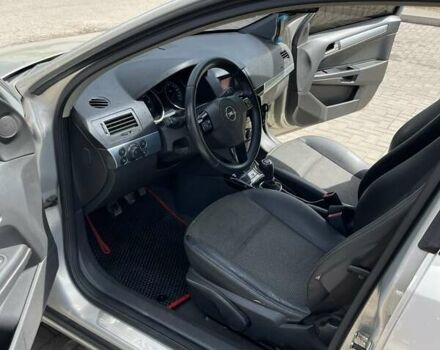 Сірий Опель Астра, об'ємом двигуна 1.69 л та пробігом 225 тис. км за 5500 $, фото 2 на Automoto.ua