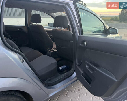 Серый Опель Астра, объемом двигателя 1.6 л и пробегом 234 тыс. км за 5700 $, фото 34 на Automoto.ua