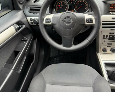 Серый Опель Астра, объемом двигателя 1.6 л и пробегом 201 тыс. км за 4700 $, фото 12 на Automoto.ua