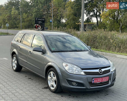 Серый Опель Астра, объемом двигателя 1.6 л и пробегом 225 тыс. км за 5500 $, фото 6 на Automoto.ua