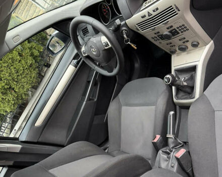 Серый Опель Астра, объемом двигателя 1.6 л и пробегом 201 тыс. км за 4700 $, фото 15 на Automoto.ua