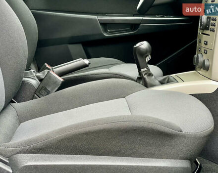 Опель Астра 2008 в Виннице на Automoto.ua Серый Опель Астра, объемом двигателя 1.8 л и пробегом 166 тыс. км за 6499 $, фото 28 на Automoto.ua