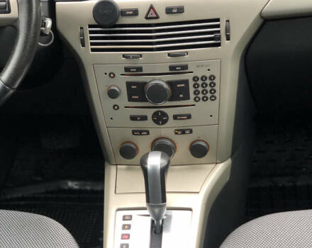 Серый Опель Астра, объемом двигателя 1.91 л и пробегом 278 тыс. км за 5700 $, фото 32 на Automoto.ua