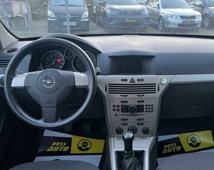 Серый Опель Астра, объемом двигателя 1.4 л и пробегом 220 тыс. км за 5500 $, фото 10 на Automoto.ua