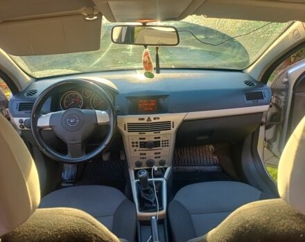 Серый Опель Астра, объемом двигателя 1.7 л и пробегом 273 тыс. км за 4700 $, фото 7 на Automoto.ua