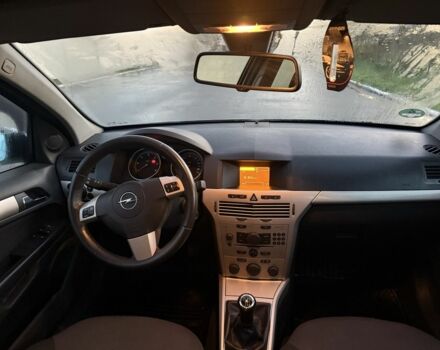 Серый Опель Астра, объемом двигателя 1.9 л и пробегом 227 тыс. км за 2300 $, фото 7 на Automoto.ua