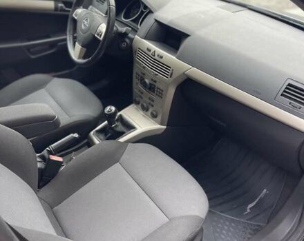 Серый Опель Астра, объемом двигателя 1.4 л и пробегом 193 тыс. км за 4900 $, фото 12 на Automoto.ua