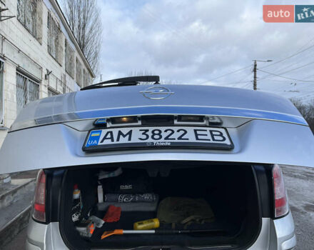 Серый Опель Астра, объемом двигателя 1.7 л и пробегом 258 тыс. км за 5500 $, фото 1 на Automoto.ua