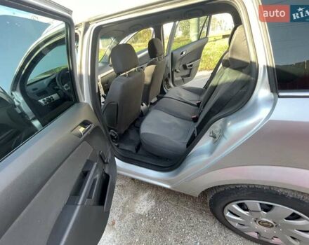 Серый Опель Астра, объемом двигателя 1.6 л и пробегом 240 тыс. км за 4500 $, фото 3 на Automoto.ua