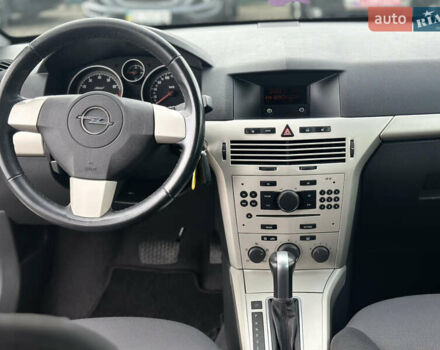 Серый Опель Астра, объемом двигателя 1.8 л и пробегом 188 тыс. км за 6300 $, фото 13 на Automoto.ua