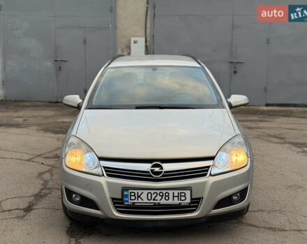 Опель Астра 2008 в Ровно на Automoto.ua Серый Опель Астра, объемом двигателя 1.91 л и пробегом 255 тыс. км за 4300 $, фото 8 на Automoto.ua