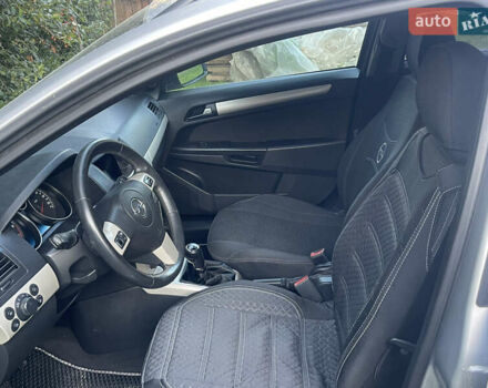 Серый Опель Астра, объемом двигателя 1.7 л и пробегом 260 тыс. км за 4750 $, фото 21 на Automoto.ua