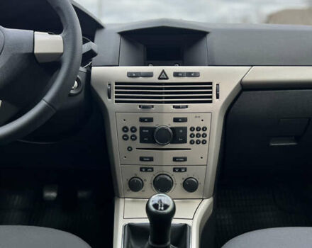 Опель Астра 2008 в Виннице на Automoto.ua Серый Опель Астра, объемом двигателя 1.8 л и пробегом 166 тыс. км за 6499 $, фото 48 на Automoto.ua