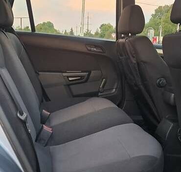 Серый Опель Астра, объемом двигателя 1.7 л и пробегом 253 тыс. км за 4600 $, фото 12 на Automoto.ua