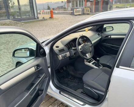 Серый Опель Астра, объемом двигателя 1.69 л и пробегом 247 тыс. км за 6000 $, фото 10 на Automoto.ua