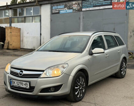 Опель Астра 2008 в Ровно на Automoto.ua Серый Опель Астра, объемом двигателя 1.91 л и пробегом 255 тыс. км за 4300 $, фото 3 на Automoto.ua