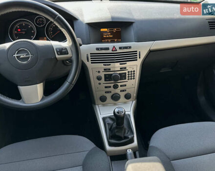 Сірий Опель Астра, об'ємом двигуна 1.69 л та пробігом 84 тис. км за 7400 $, фото 42 на Automoto.ua