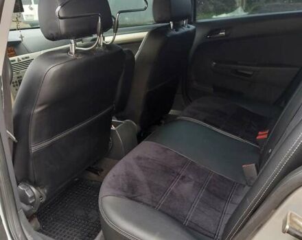 Серый Опель Астра, объемом двигателя 1.7 л и пробегом 420 тыс. км за 6000 $, фото 7 на Automoto.ua