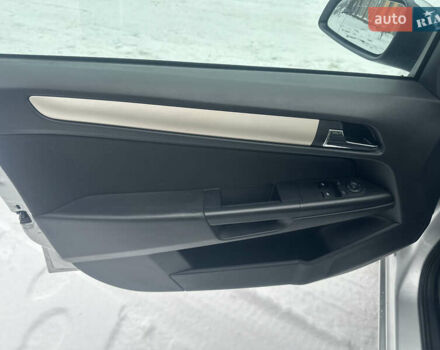 Серый Опель Астра, объемом двигателя 1.6 л и пробегом 196 тыс. км за 5600 $, фото 31 на Automoto.ua