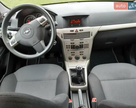 Сірий Опель Астра, об'ємом двигуна 1.6 л та пробігом 223 тис. км за 5000 $, фото 2 на Automoto.ua