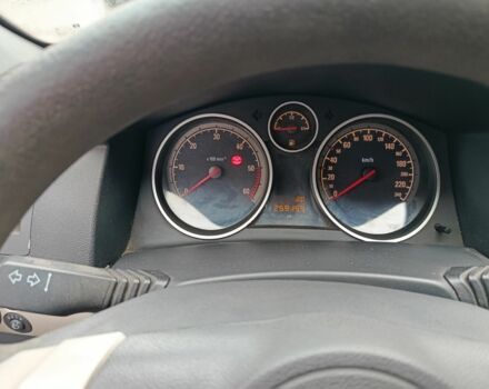 Сірий Опель Астра, об'ємом двигуна 1.7 л та пробігом 259 тис. км за 1730 $, фото 7 на Automoto.ua