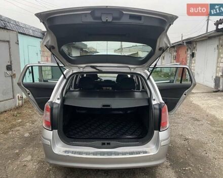 Серый Опель Астра, объемом двигателя 1.6 л и пробегом 230 тыс. км за 5200 $, фото 6 на Automoto.ua