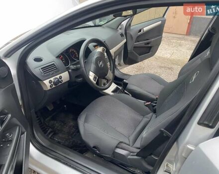 Серый Опель Астра, объемом двигателя 1.6 л и пробегом 230 тыс. км за 5200 $, фото 8 на Automoto.ua