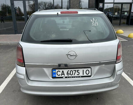 Опель Астра 2008 в Первомайском на Automoto.ua Серый Опель Астра, объемом двигателя 1.7 л и пробегом 235 тыс. км за 4300 $, фото 9 на Automoto.ua