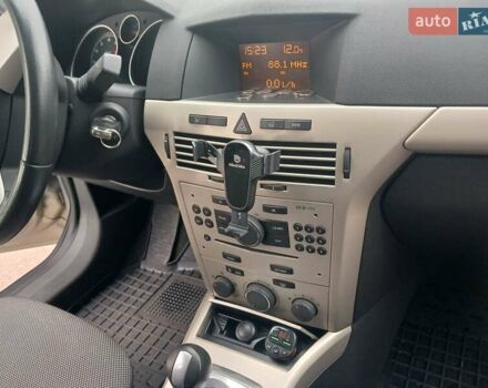 Опель Астра 2008 в Чернигове на Automoto.ua Серый Опель Астра, объемом двигателя 1.6 л и пробегом 150 тыс. км за 5500 $, фото 20 на Automoto.ua