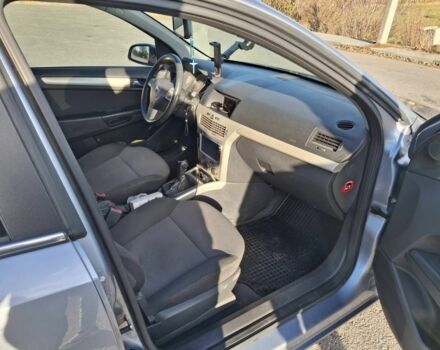 Серый Опель Астра, объемом двигателя 1.7 л и пробегом 300 тыс. км за 4700 $, фото 5 на Automoto.ua