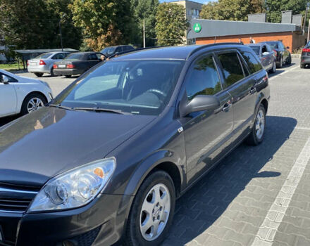 Серый Опель Астра, объемом двигателя 1.6 л и пробегом 240 тыс. км за 5100 $, фото 1 на Automoto.ua