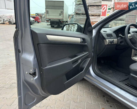 Сірий Опель Астра, об'ємом двигуна 1.6 л та пробігом 275 тис. км за 4999 $, фото 17 на Automoto.ua