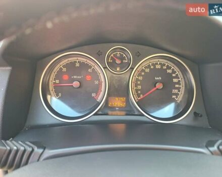 Серый Опель Астра, объемом двигателя 1.7 л и пробегом 273 тыс. км за 4700 $, фото 7 на Automoto.ua