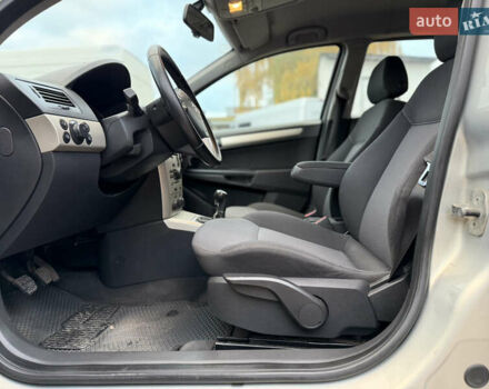 Опель Астра 2008 в Ровно на Automoto.ua Серый Опель Астра, объемом двигателя 1.91 л и пробегом 255 тыс. км за 4300 $, фото 41 на Automoto.ua