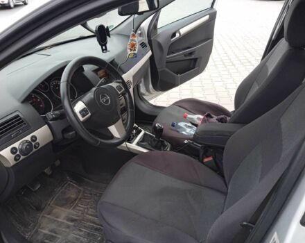 Серый Опель Астра, объемом двигателя 1.7 л и пробегом 228 тыс. км за 4900 $, фото 6 на Automoto.ua