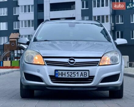 Серый Опель Астра, объемом двигателя 1.69 л и пробегом 252 тыс. км за 4999 $, фото 1 на Automoto.ua