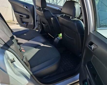 Серый Опель Астра, объемом двигателя 1.7 л и пробегом 290 тыс. км за 5500 $, фото 33 на Automoto.ua