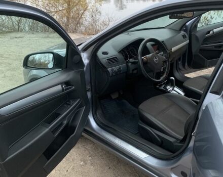 Серый Опель Астра, объемом двигателя 1.9 л и пробегом 297 тыс. км за 5800 $, фото 13 на Automoto.ua