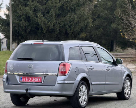Опель Астра 2009 в Дубно на Automoto.ua Серый Опель Астра, объемом двигателя 1.9 л и пробегом 227 тыс. км за 6500 $, фото 8 на Automoto.ua