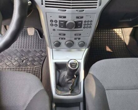 Серый Опель Астра, объемом двигателя 1.6 л и пробегом 270 тыс. км за 5400 $, фото 4 на Automoto.ua