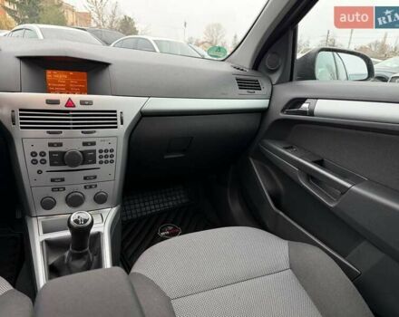 Серый Опель Астра, объемом двигателя 1.6 л и пробегом 218 тыс. км за 5900 $, фото 24 на Automoto.ua