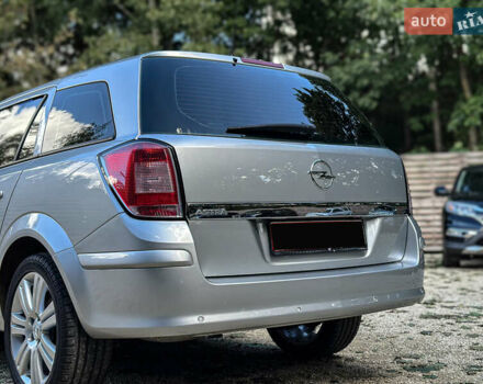 Серый Опель Астра, объемом двигателя 1.6 л и пробегом 210 тыс. км за 5500 $, фото 32 на Automoto.ua