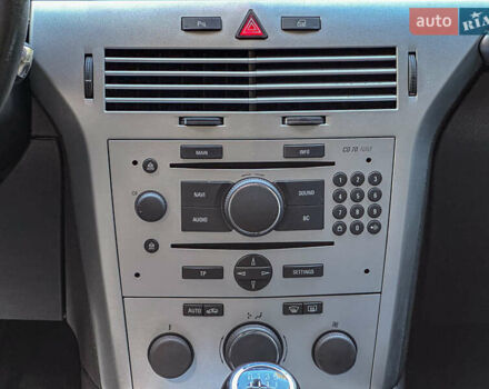 Серый Опель Астра, объемом двигателя 1.6 л и пробегом 210 тыс. км за 5500 $, фото 89 на Automoto.ua