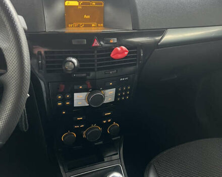 Серый Опель Астра, объемом двигателя 1.69 л и пробегом 314 тыс. км за 5700 $, фото 9 на Automoto.ua