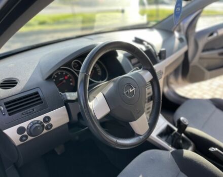 Серый Опель Астра, объемом двигателя 1.6 л и пробегом 228 тыс. км за 5500 $, фото 9 на Automoto.ua