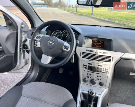 Серый Опель Астра, объемом двигателя 1.6 л и пробегом 230 тыс. км за 5950 $, фото 25 на Automoto.ua